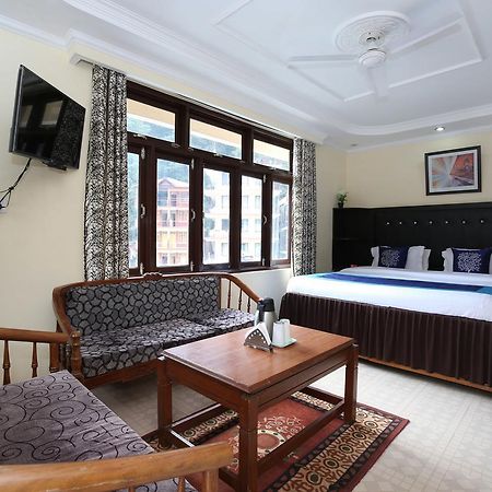 Oyo 9942 Hotel Ravine Dharamshala Bagian luar foto