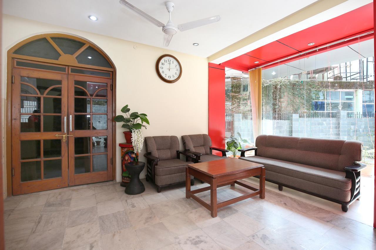 Oyo 9942 Hotel Ravine Dharamshala Bagian luar foto