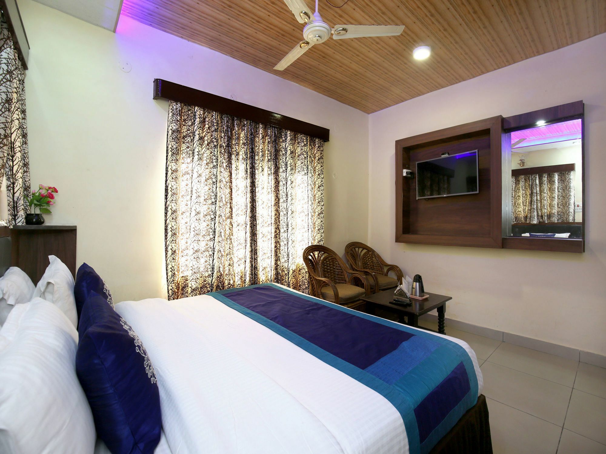 Oyo 9942 Hotel Ravine Dharamshala Bagian luar foto